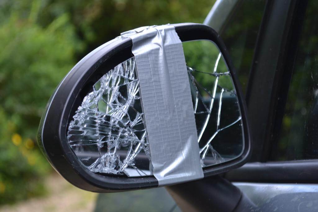 Blog describes collision between door opened by parked driver & vehicle in travel lane.
